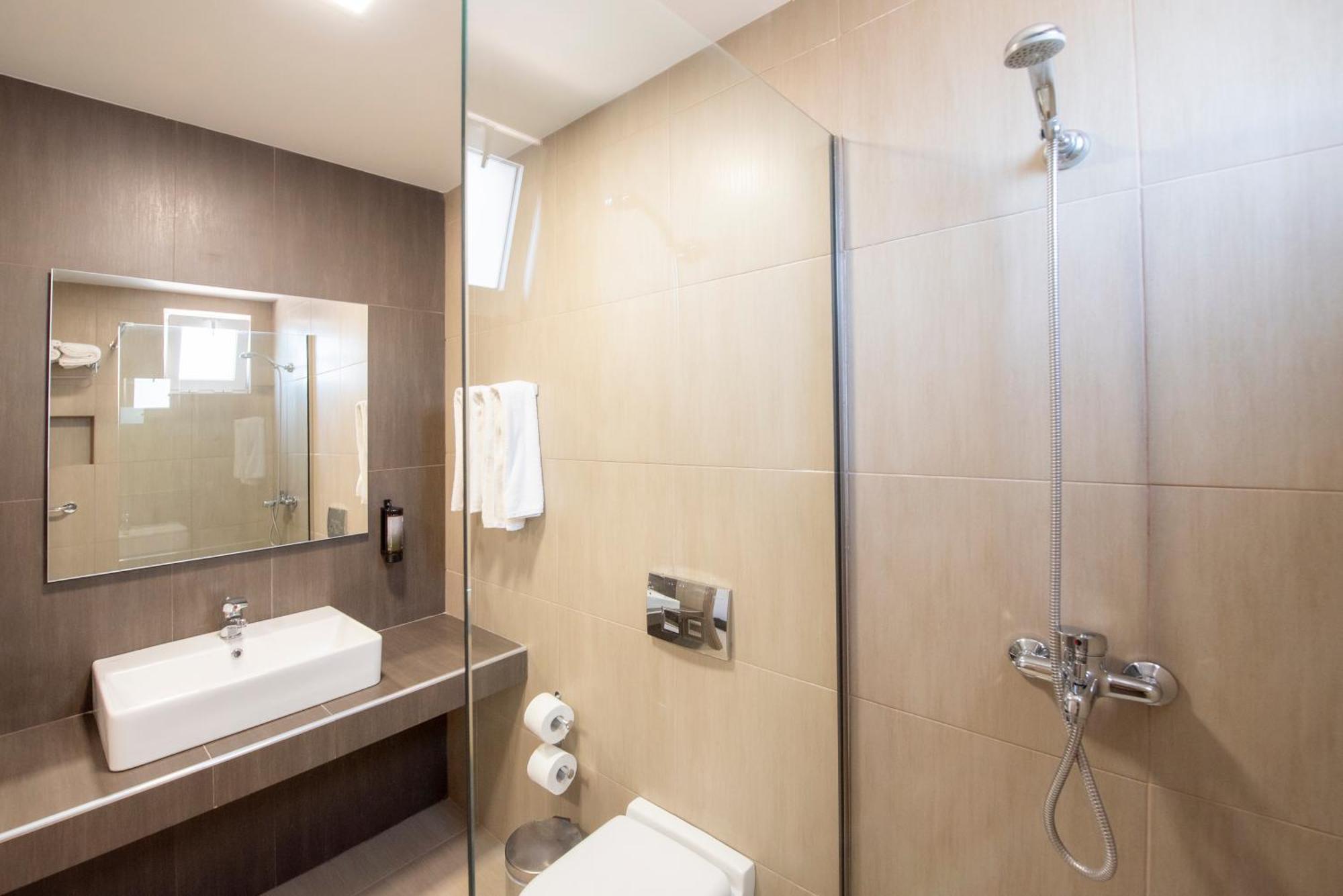 Triple Room,1669015288:JPEG