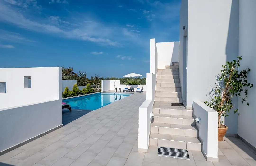 Asteria Pearl Villa 2 With Rooftop Jacuzzi-1