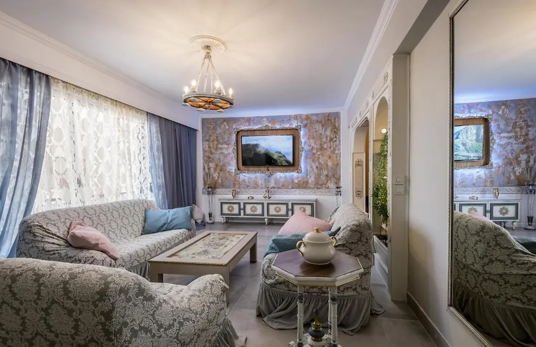 Rosemarine Lux Apartment-1
