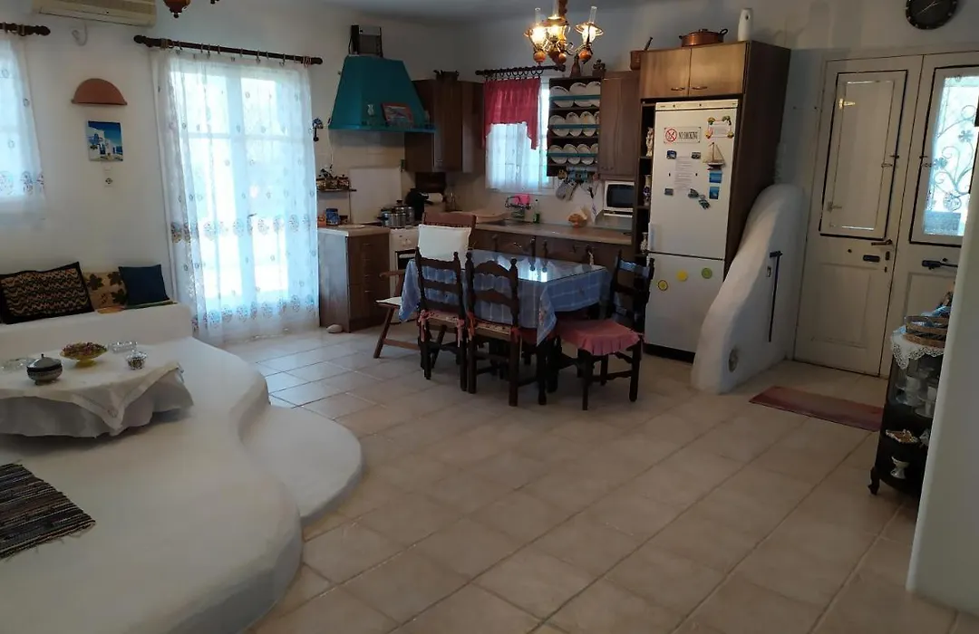 Traditional House Marivilla-1