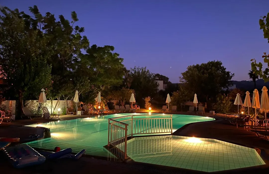 Theodorou Beach Hotel Apartments-1