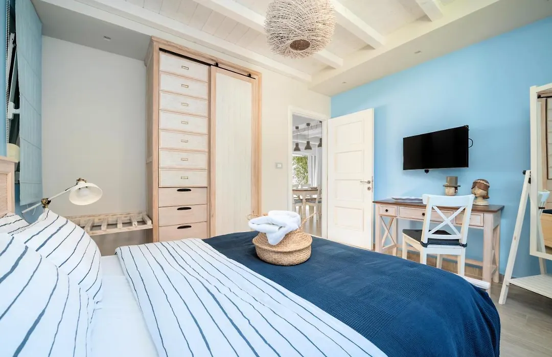 Seabreeze Villa - With Jacuzzi & Heated Pool-1