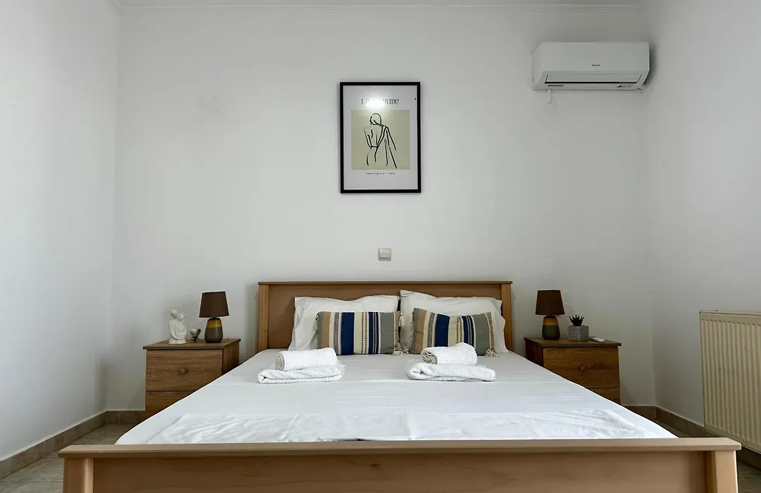 Spacious Stay In Town, With Balcony - El Greco Apartments No 3-1