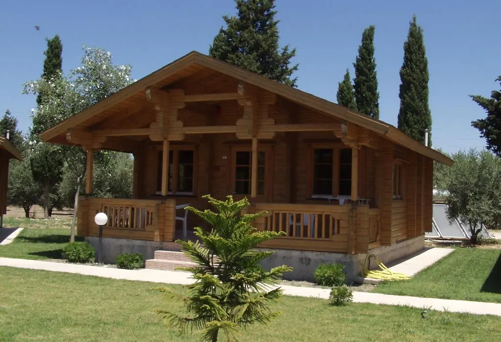 Sandy'S Studios Apartments & Log-Villas-1