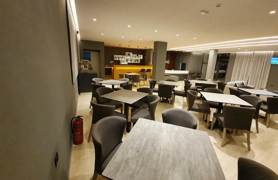 Iris Hotel-1