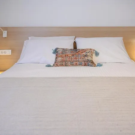 Sea And City Luxurious Apartment-2