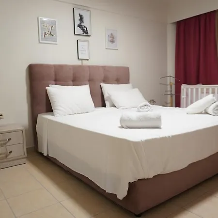 Theo & Ms Luxurious Apt-2