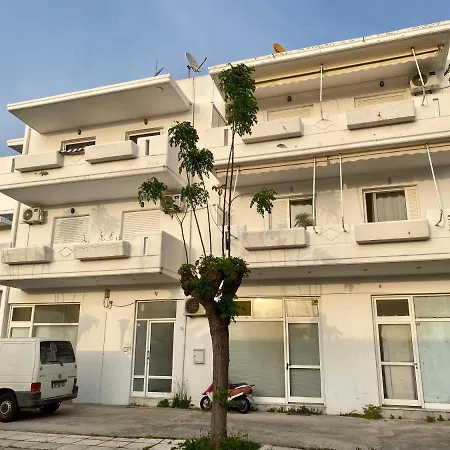 Central, Sunny & Spacious Apartment In Town - El Greco Apartments No 1-2