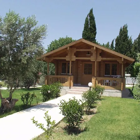 Sandy'S Studios Apartments & Log-Villas-2