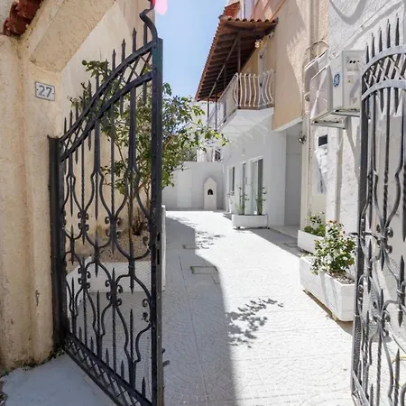 Old Town Luxury Apartment-2