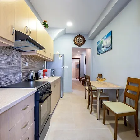 Top Spot Apartment Beach, Food & Coffee Nearby-2