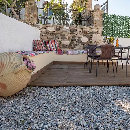 Eco-Chic Sundrenched Retreat-2