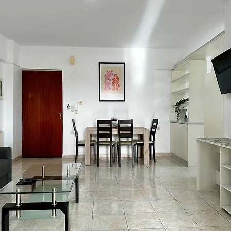 City Center, Cozy Apartment With Nice View - El Greco Apartments No 2-2