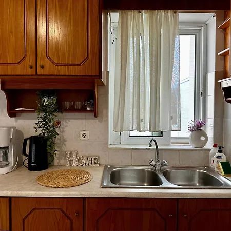 Spacious Stay In Town, With Balcony - El Greco Apartments No 3-2