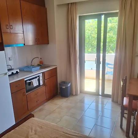 Captain Yiannis Studios & Apartments-2