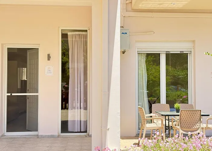 Spacious & Cozy Apartment, With Private Yard, In Kos - El Greco Apartments che accetta animali