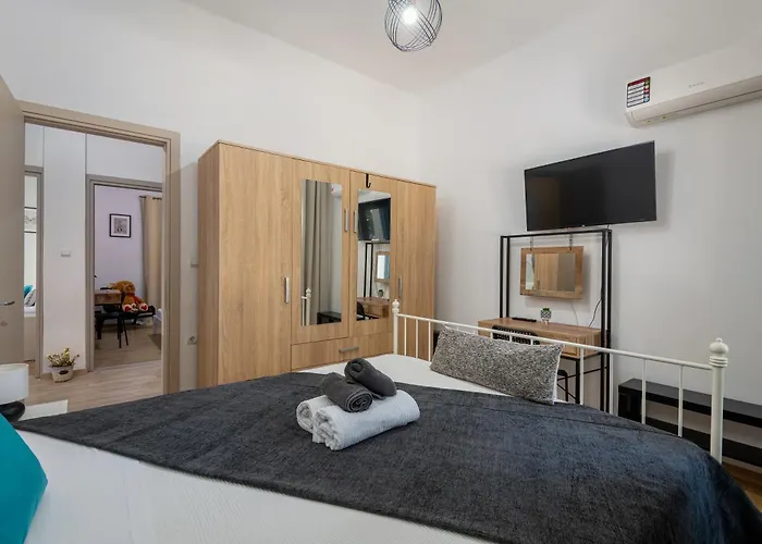 Spacious And Bright Kos Home